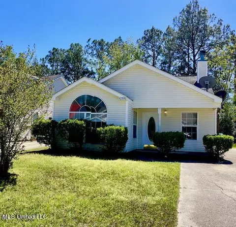 10596 E Bay Tree Dr, Gulfport, MS 39503