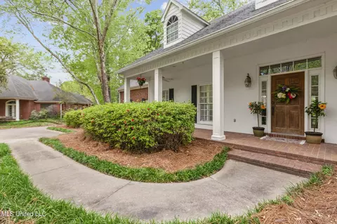 Exterior - 2104 Silver Ln, Madison, MS 39110 photo 4 of 12