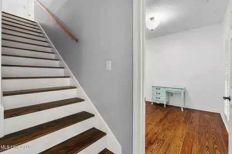 Entry Way - 2104 Silver Ln, Madison, MS 39110 photo 3 of 5