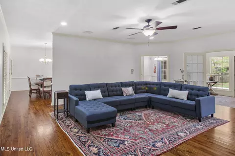 Living - 2104 Silver Ln, Madison, MS 39110 photo 1 of 4