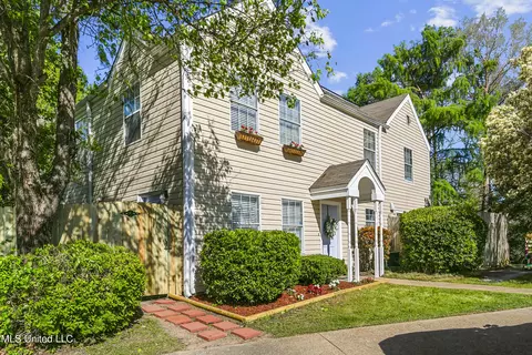 859 Harbor Bend Dr, Brandon, MS 39047