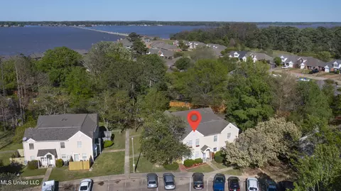 View/Area - 859 Harbor Bend Dr, Brandon, MS 39047 photo 2 of 8