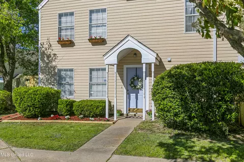Exterior - 859 Harbor Bend Dr, Brandon, MS 39047 photo 3 of 9