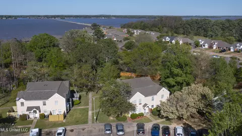 View/Area - 859 Harbor Bend Dr, Brandon, MS 39047 photo 1 of 8
