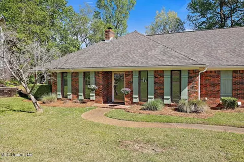 Exterior - 30 Westridge Dr, Brandon, MS 39047 photo 4 of 5