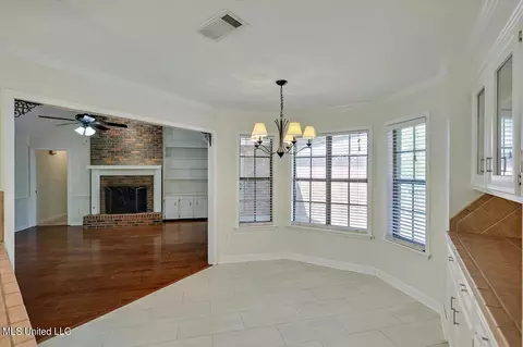 Living - 30 Westridge Dr, Brandon, MS 39047 photo 3 of 3