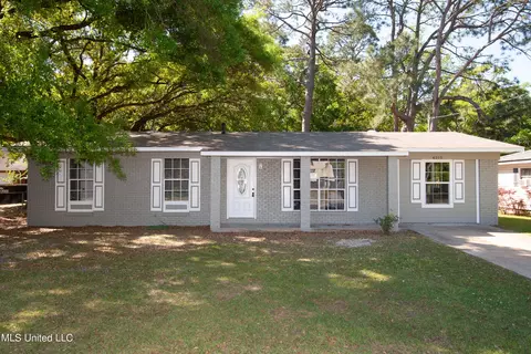 4210 Scovel Ave, Pascagoula, MS 39581