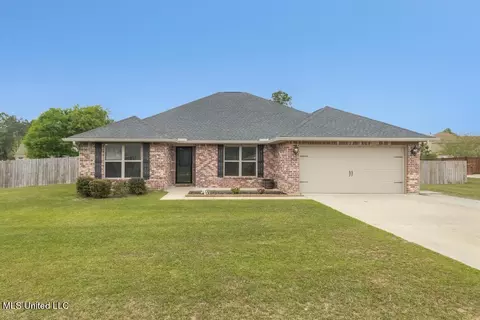 18067 Prairie Dr, Saucier, MS 39574