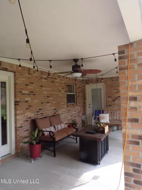 Exterior - 249 N Ridge Dr, Madison, MS 39110 photo 5 of 8