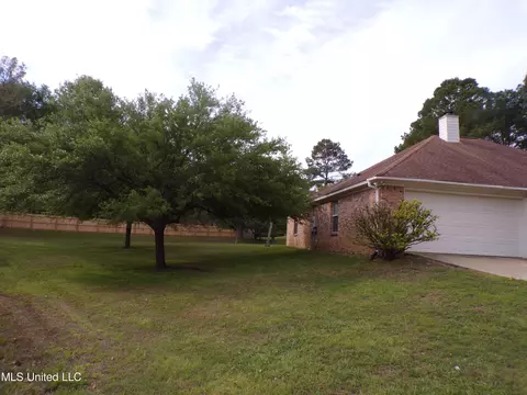 Exterior - 249 N Ridge Dr, Madison, MS 39110 photo 3 of 8