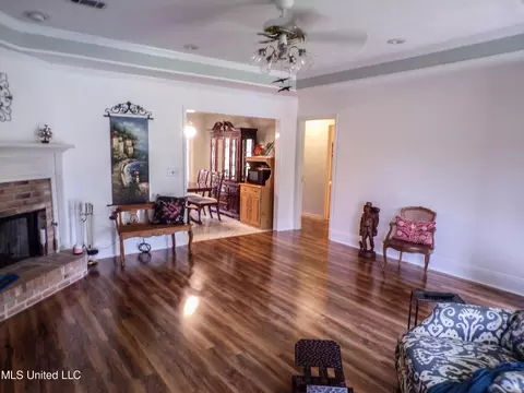 Living - 249 N Ridge Dr, Madison, MS 39110 photo 2 of 4
