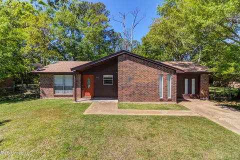 713 Shirley Dr, Gulfport, MS 39503