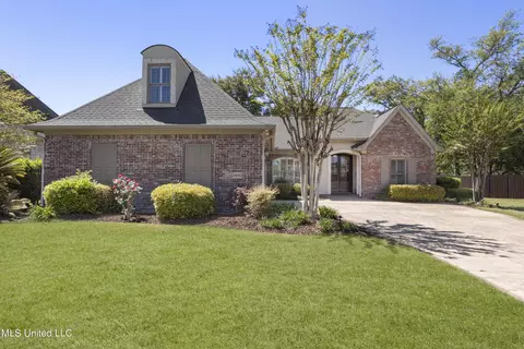 5605 Chalone Pl, Ocean Springs, MS 39564