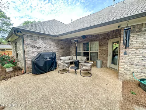 Exterior - 115 Timbercrest Ln, Brandon, MS 39047 photo 9 of 16