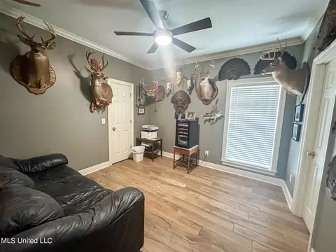Living - 115 Timbercrest Ln, Brandon, MS 39047 photo 3 of 3