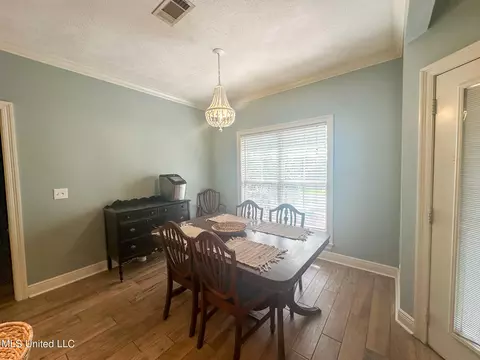 Dining - 115 Timbercrest Ln, Brandon, MS 39047 photo 2 of 2