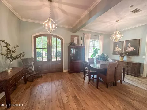 Dining - 115 Timbercrest Ln, Brandon, MS 39047 photo 1 of 2