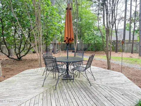 Exterior - 115 Timbercrest Ln, Brandon, MS 39047 photo 8 of 16
