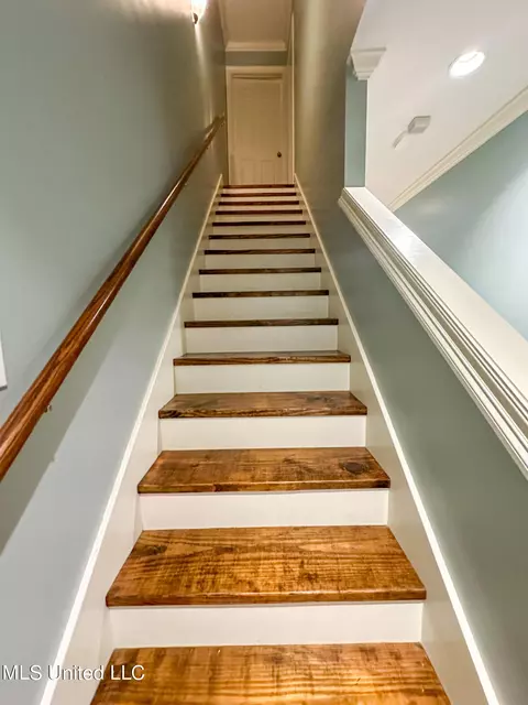 Entry Way - 115 Timbercrest Ln, Brandon, MS 39047 photo 1 of 1