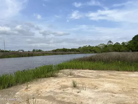 lot881 W Gulf Rd, Bay Saint Louis, MS 39520