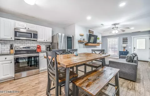 Dining - 77 County Road 333, Iuka, MS 38852 photo 1 of 4