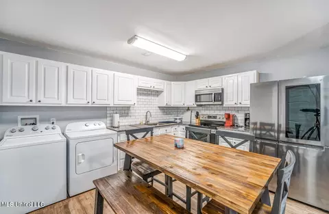 Dining - 77 County Road 333, Iuka, MS 38852 photo 4 of 4