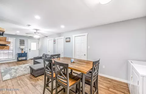 Dining - 77 County Road 333, Iuka, MS 38852 photo 3 of 4