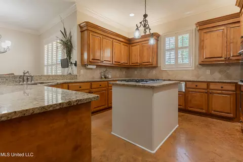 Kitchen - 130 Keith Ln, Clinton, MS 39056 photo 3 of 10