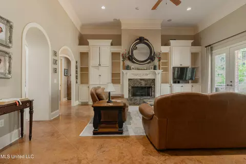 Living - 130 Keith Ln, Clinton, MS 39056 photo 1 of 11