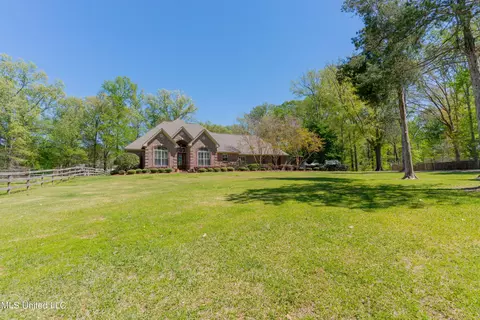 Exterior - 130 Keith Ln, Clinton, MS 39056 photo 4 of 37