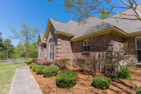 Exterior - 130 Keith Ln, Clinton, MS 39056 photo 8 of 37
