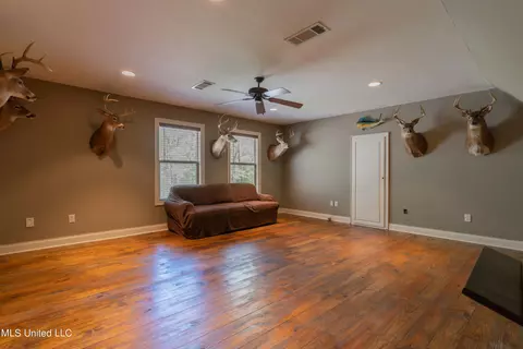 Living - 130 Keith Ln, Clinton, MS 39056 photo 9 of 11