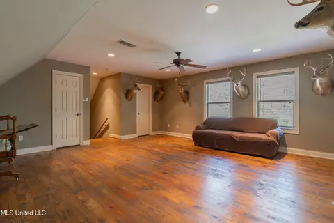 Living - 130 Keith Ln, Clinton, MS 39056 photo 10 of 11