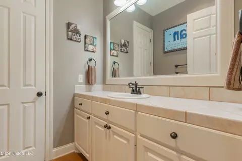 Bath - 130 Keith Ln, Clinton, MS 39056 photo 10 of 14