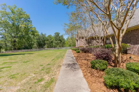 Exterior - 130 Keith Ln, Clinton, MS 39056 photo 6 of 37
