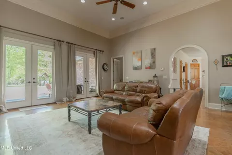 Living - 130 Keith Ln, Clinton, MS 39056 photo 6 of 11