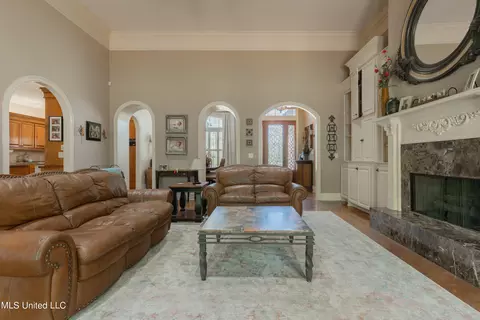 Living - 130 Keith Ln, Clinton, MS 39056 photo 5 of 11