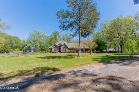 Exterior - 130 Keith Ln, Clinton, MS 39056 photo 14 of 37