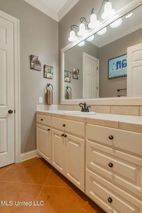 Bath - 130 Keith Ln, Clinton, MS 39056 photo 11 of 14