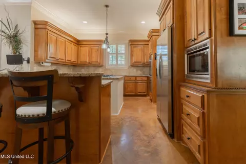Kitchen - 130 Keith Ln, Clinton, MS 39056 photo 2 of 10