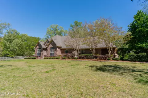 Exterior - 130 Keith Ln, Clinton, MS 39056 photo 3 of 37