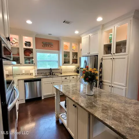 Kitchen - 20148 Midway Rd, Terry, MS 39170 photo 2 of 7