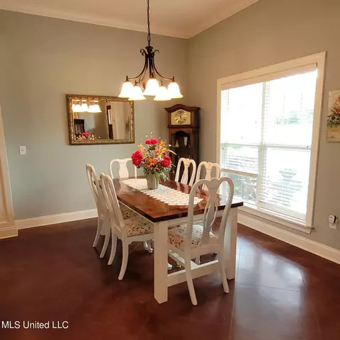 Dining - 20148 Midway Rd, Terry, MS 39170 photo 3 of 3