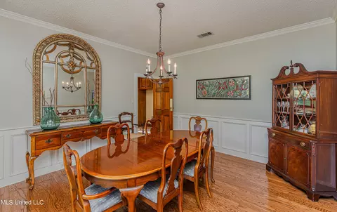 Dining - 1433 Highland Park Dr, Jackson, MS 39211 photo 2 of 5