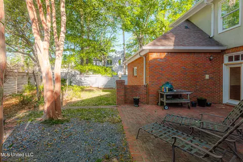 Exterior - 1433 Highland Park Dr, Jackson, MS 39211 photo 8 of 9