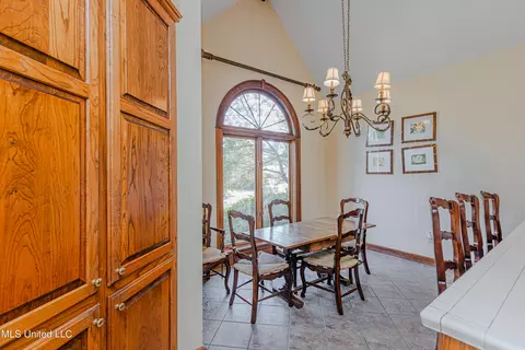 Dining - 1433 Highland Park Dr, Jackson, MS 39211 photo 5 of 5