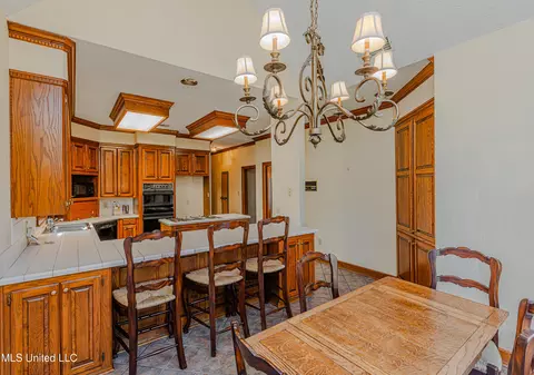 Dining - 1433 Highland Park Dr, Jackson, MS 39211 photo 3 of 5