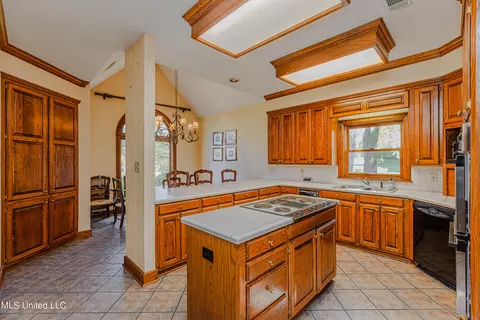Kitchen - 1433 Highland Park Dr, Jackson, MS 39211 photo 1 of 5