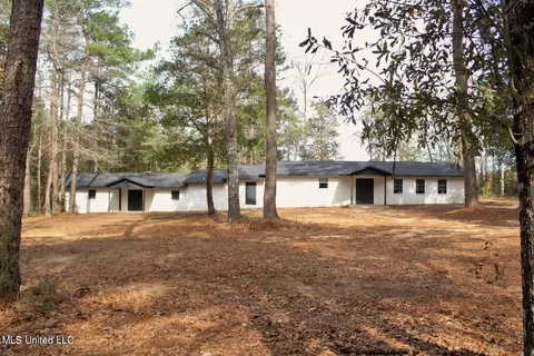 1208 Barton Agricola Rd, Lucedale, MS 39452