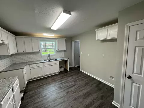 742 Montclair Pl, Jackson, MS 39206 photo 4